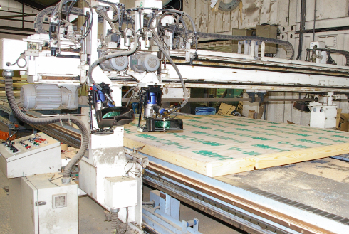 自社パネル生産